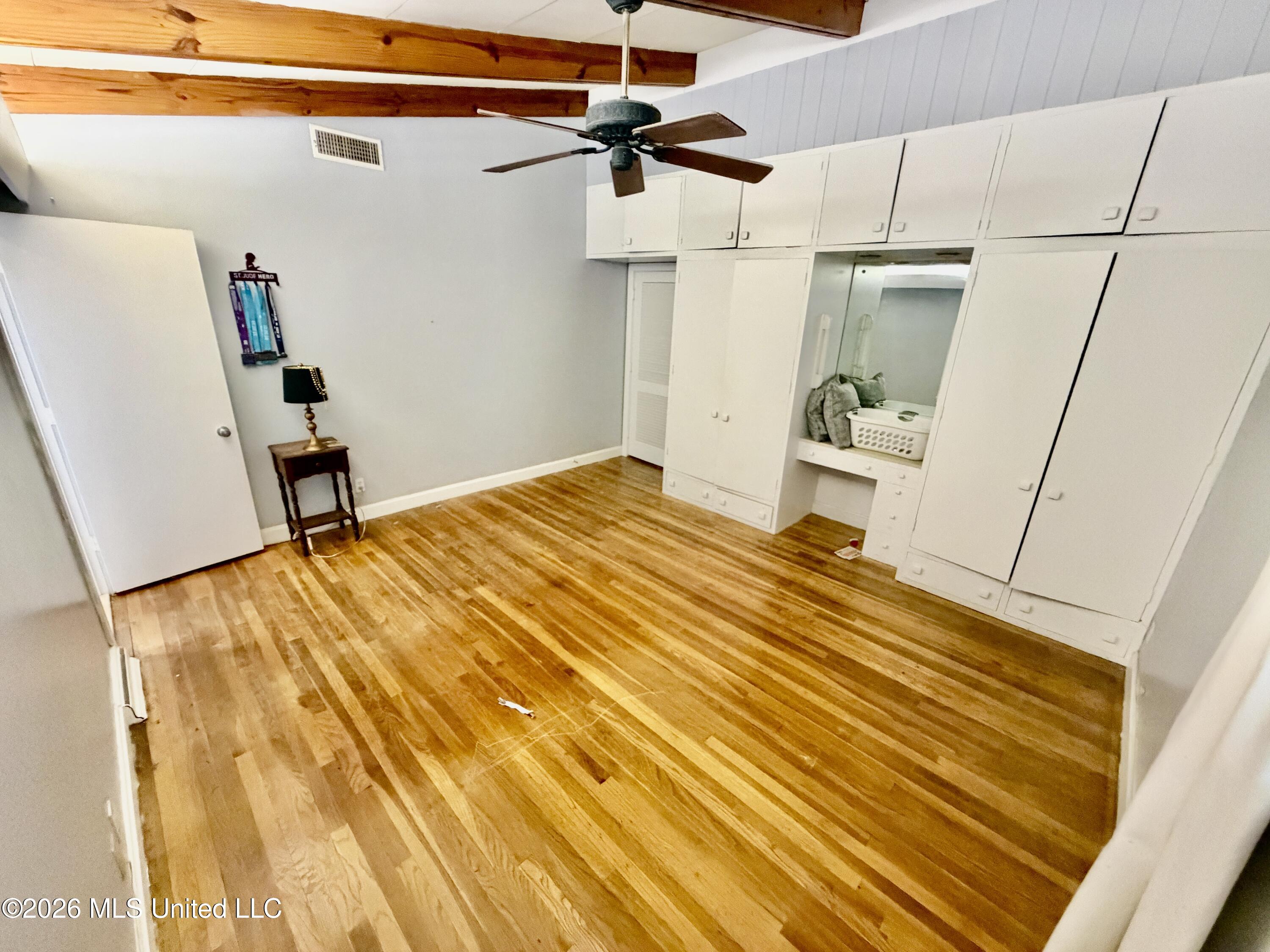 1414 Shelby Drive Property Photo 9