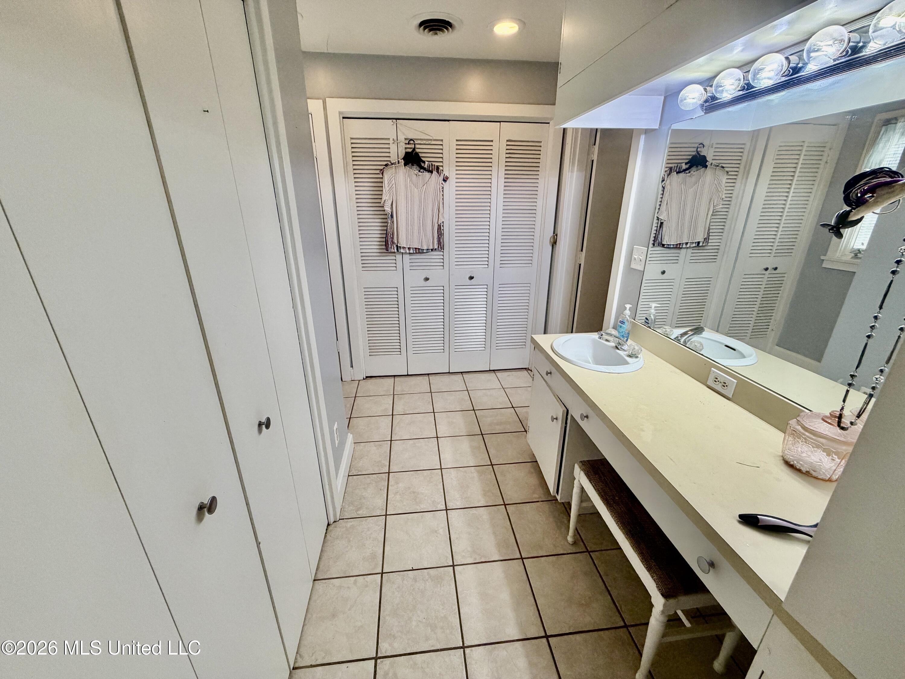 1414 Shelby Drive Property Photo 12