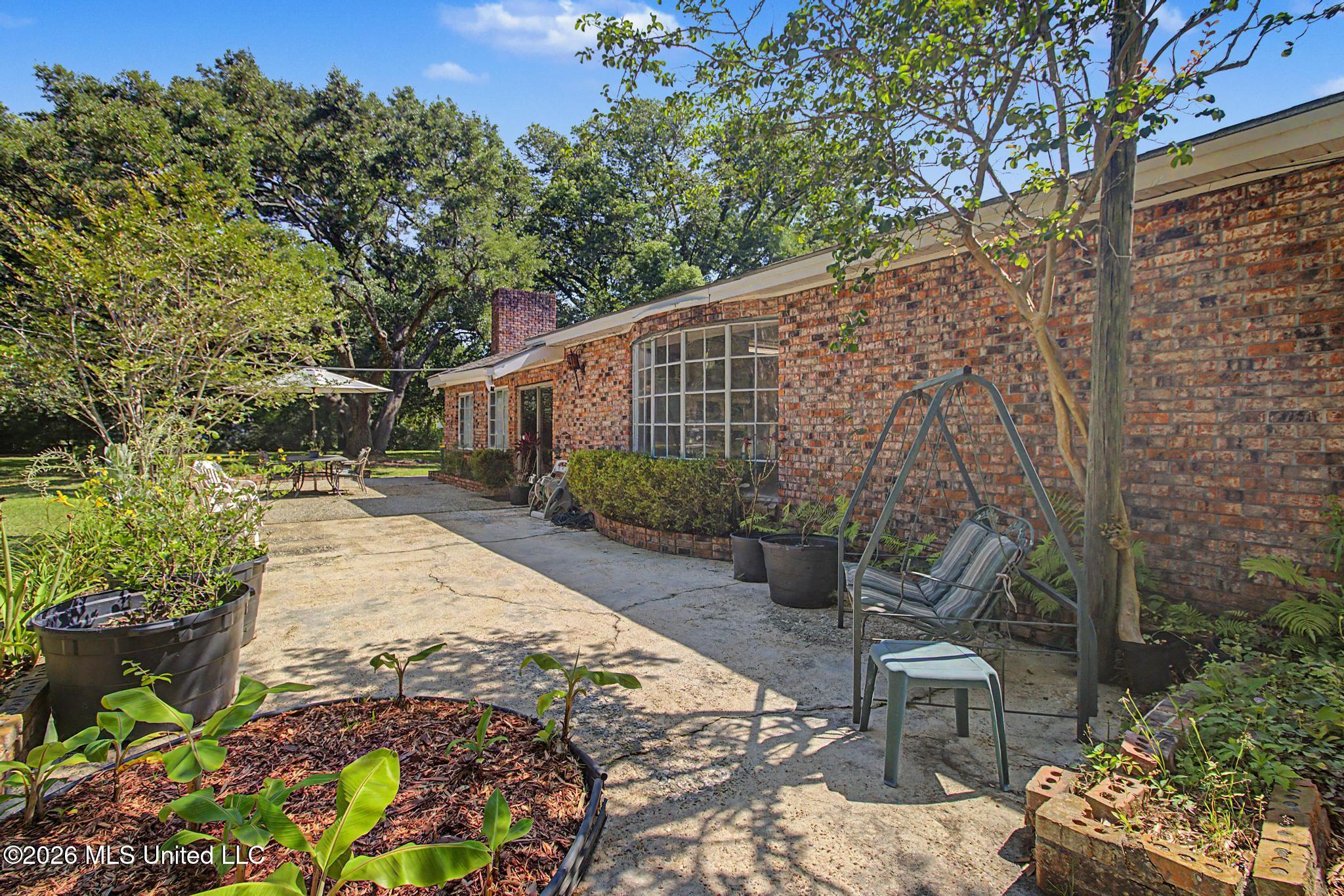 16066 Landon Road Property Photo 4