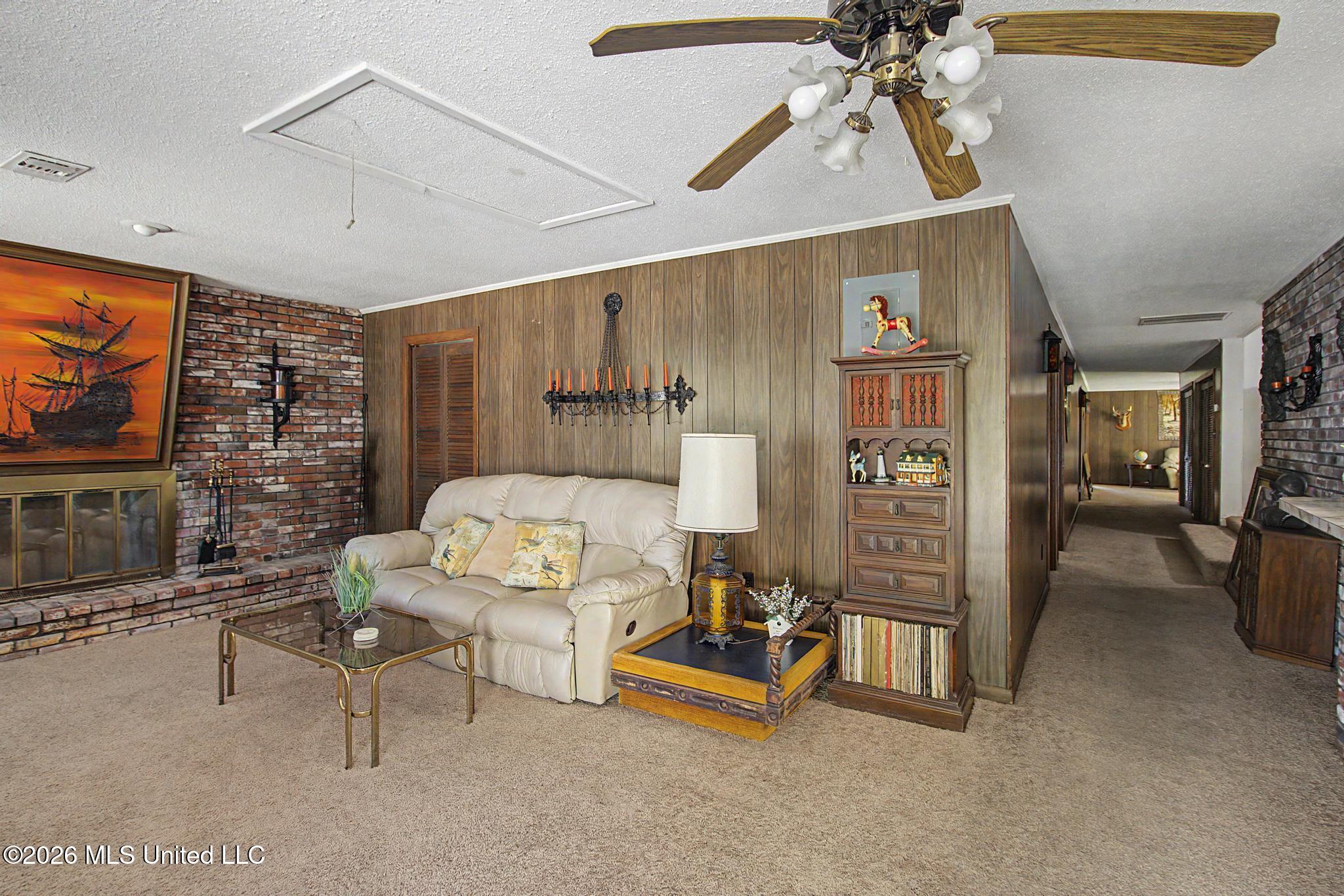 16066 Landon Road Property Photo 8