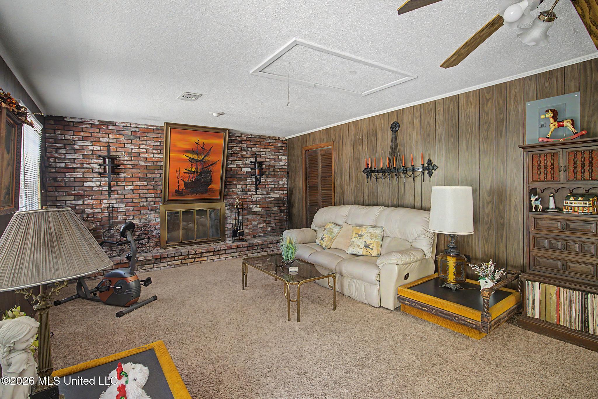 16066 Landon Road Property Photo 9