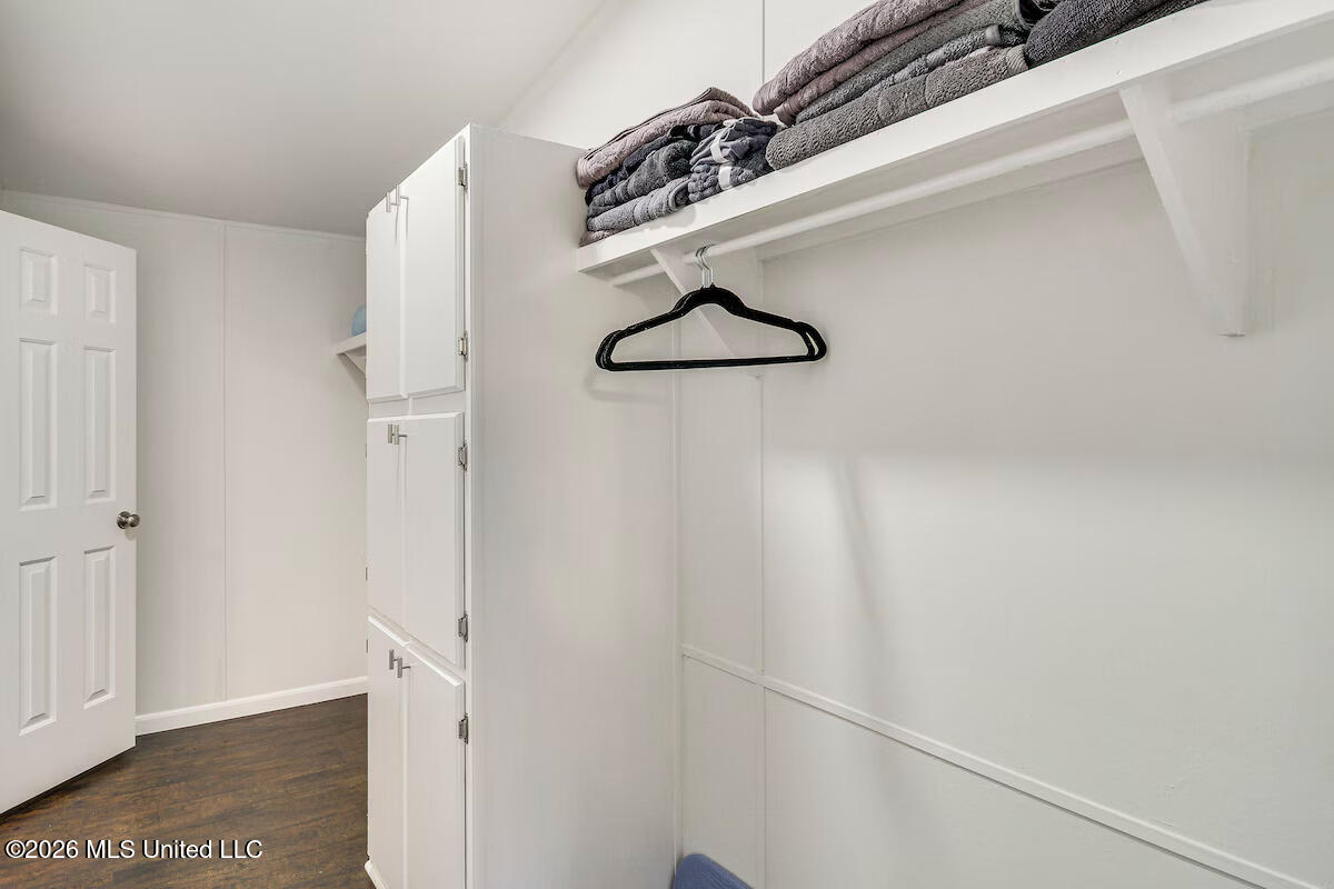 27201 E Lake Cypress Drive Property Photo 7