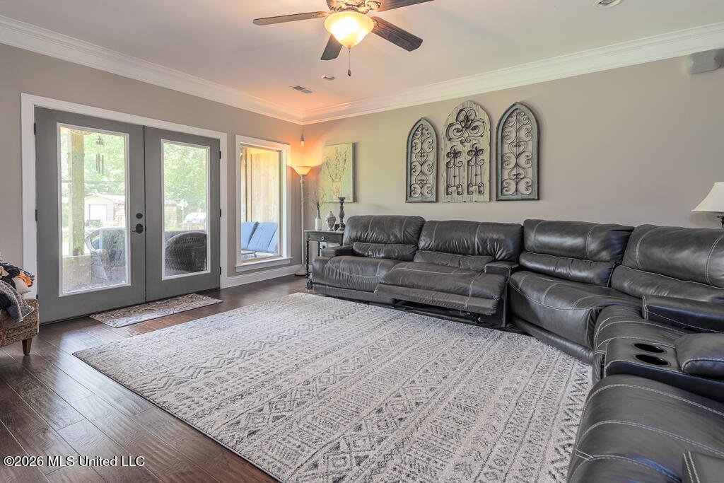 772 Hagen Road Property Photo 4