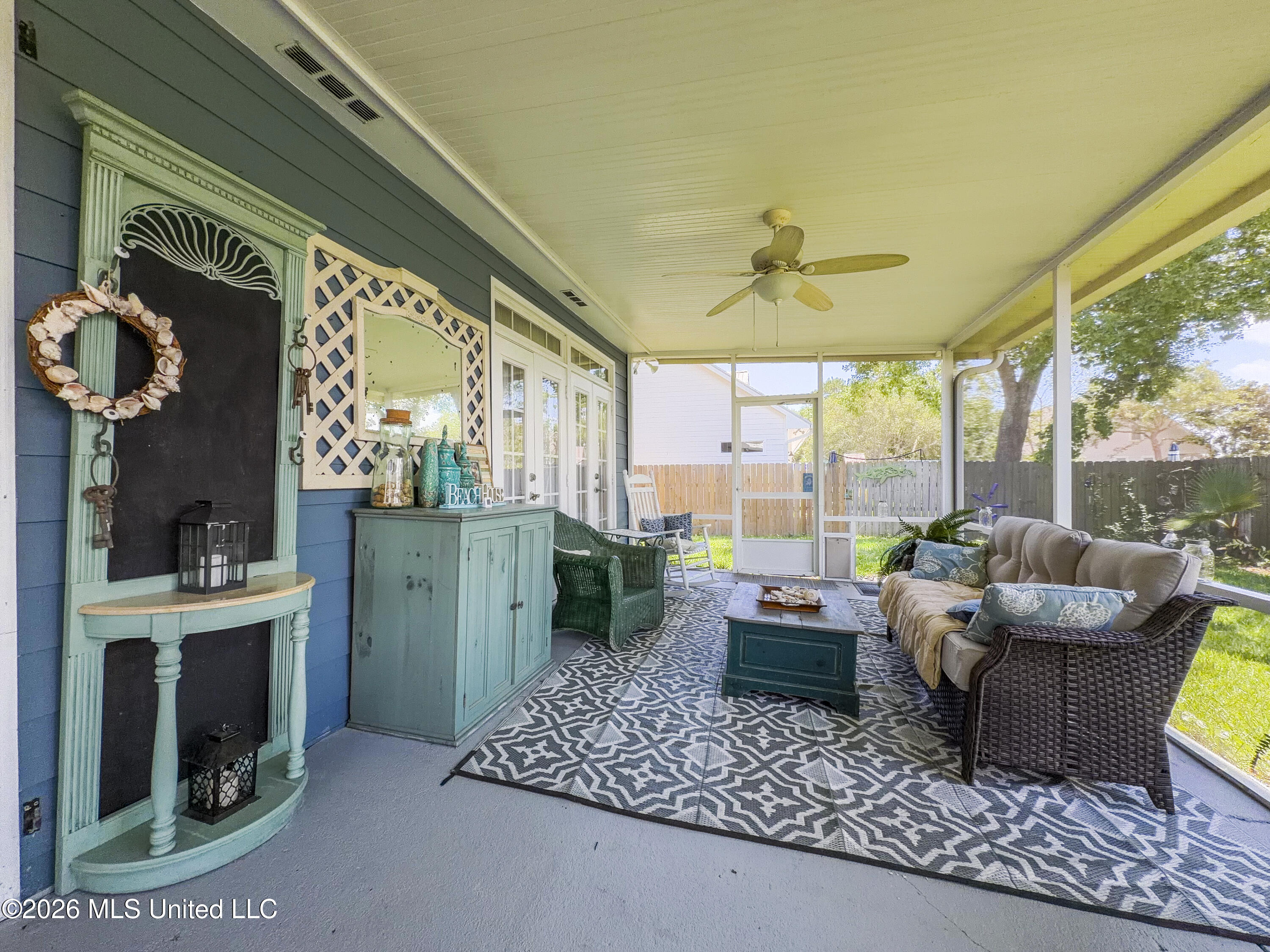 197 Blue Heron Cove Property Photo 3