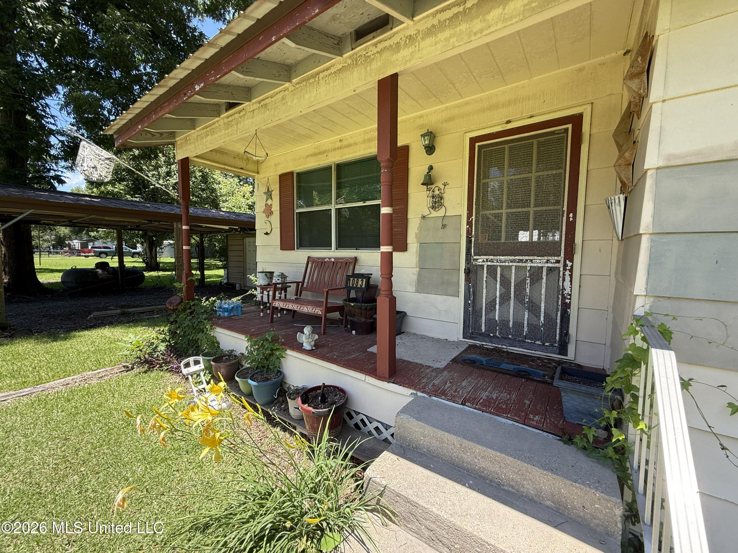 7083 Hwy 129 Property Photo 2