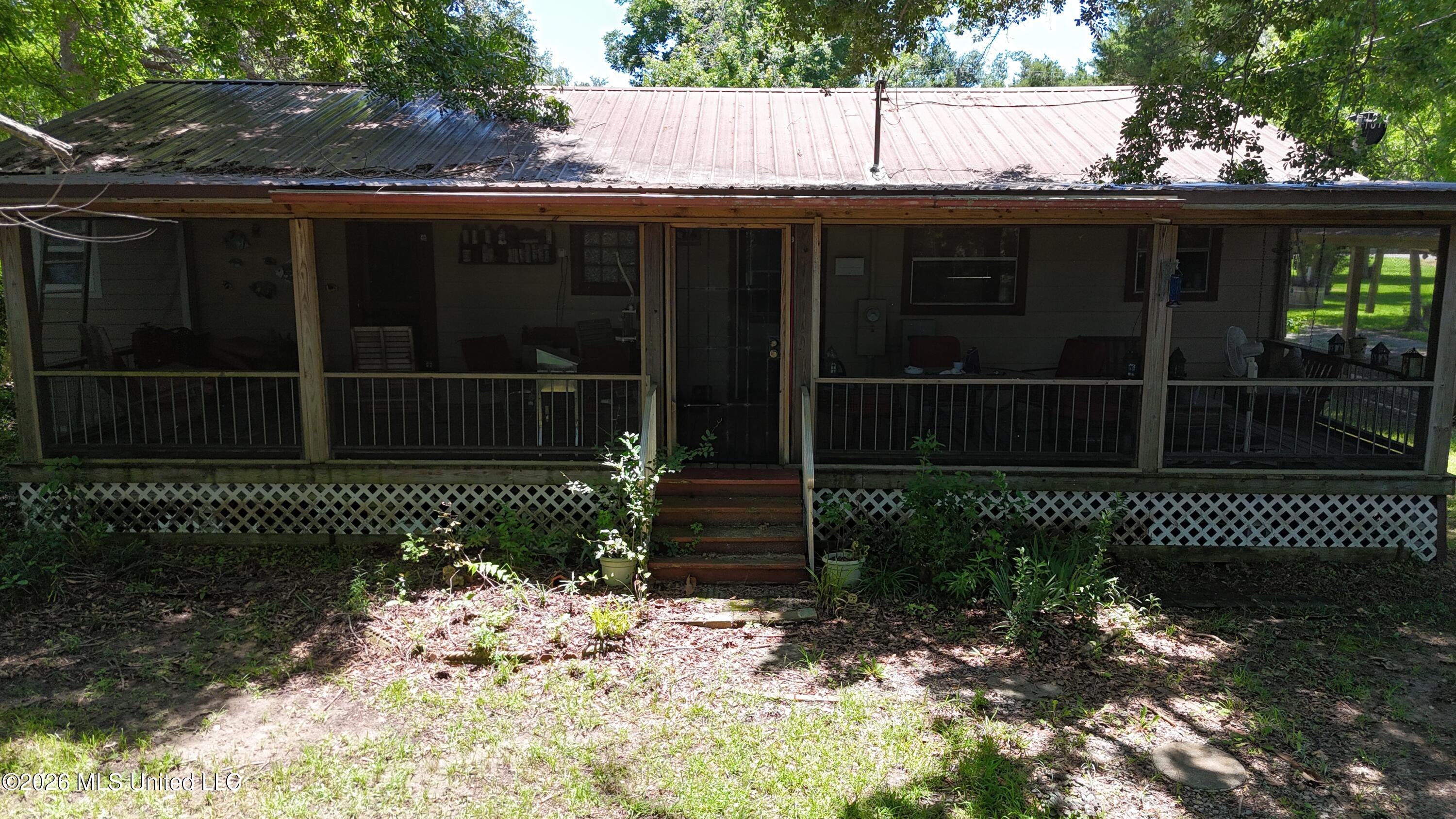 7083 Hwy 129 Property Photo 3