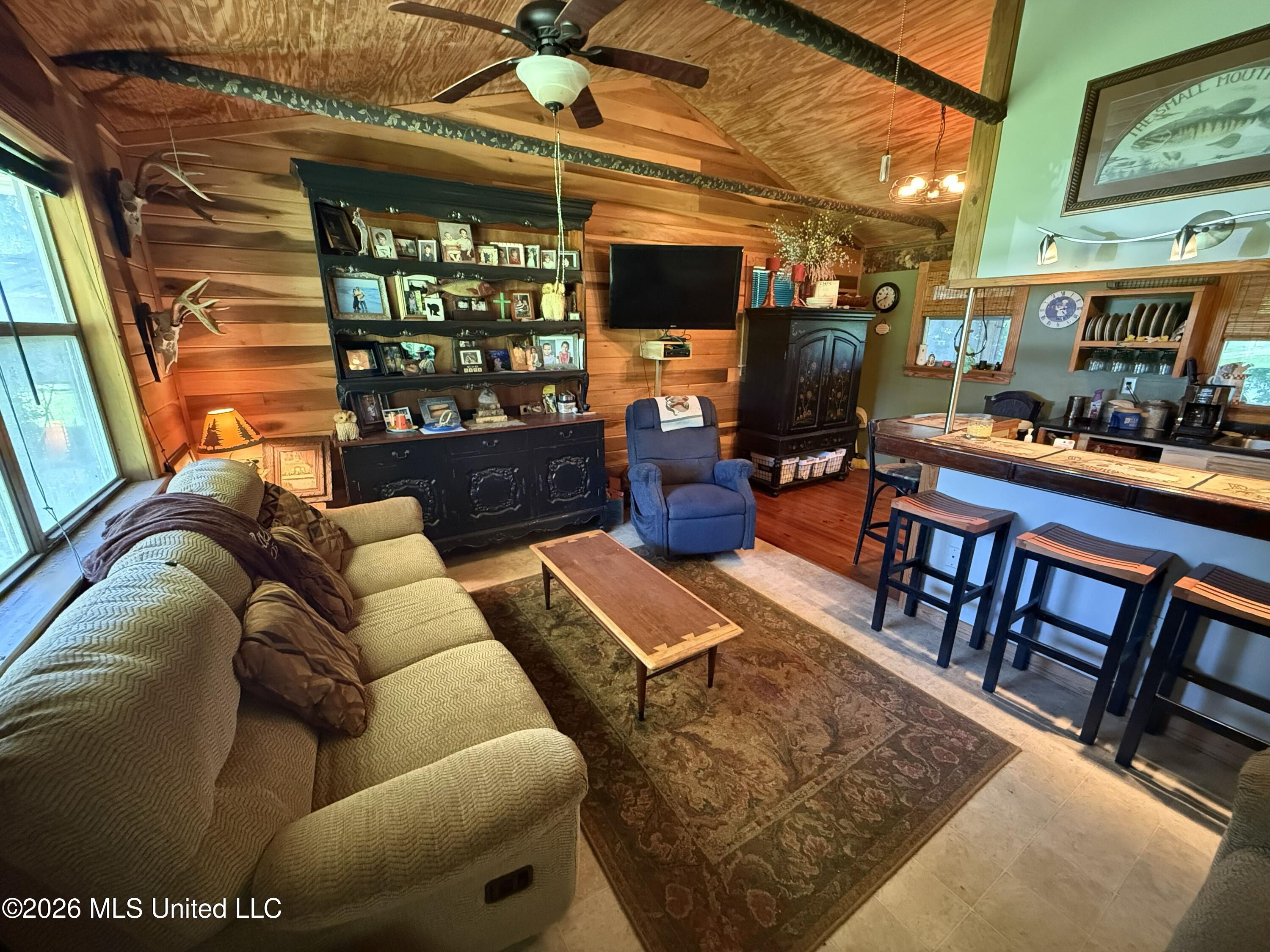 7083 Hwy 129 Property Photo 4