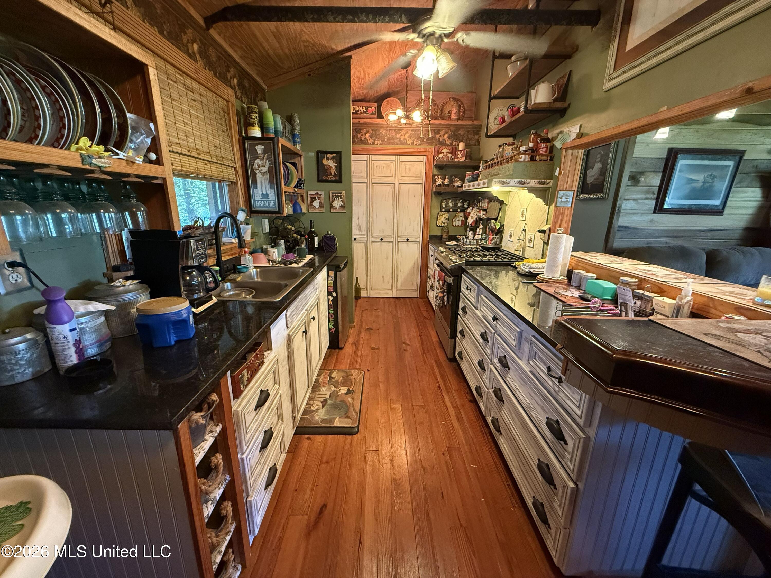 7083 Hwy 129 Property Photo 6