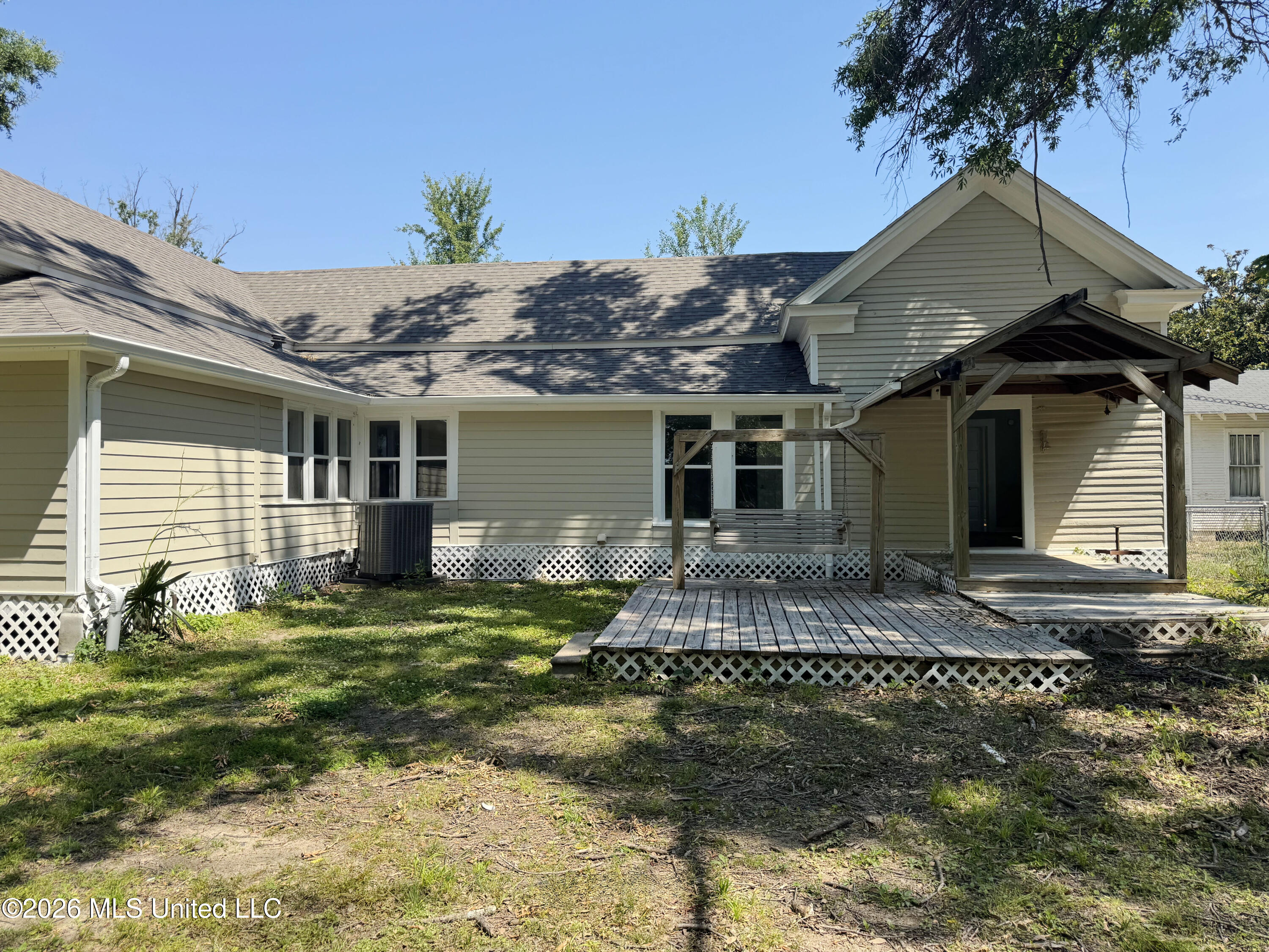 1111 2nd Street Property Photo 4