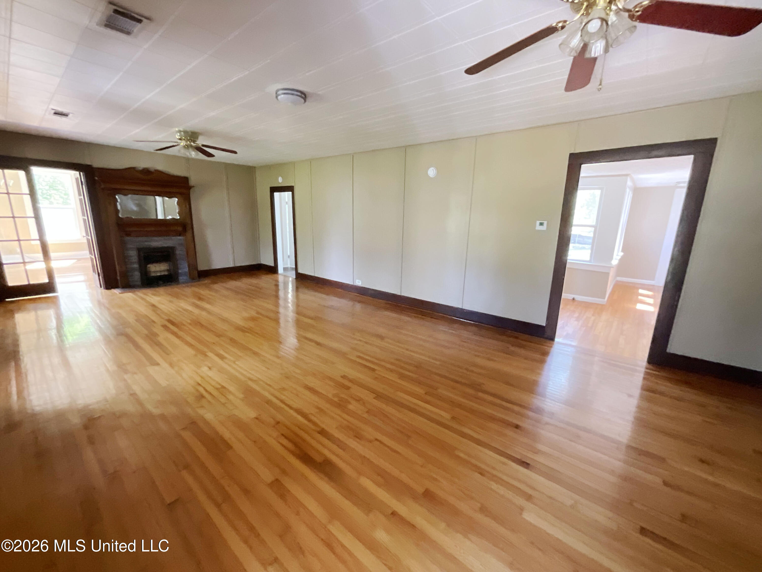 1111 2nd Street Property Photo 5