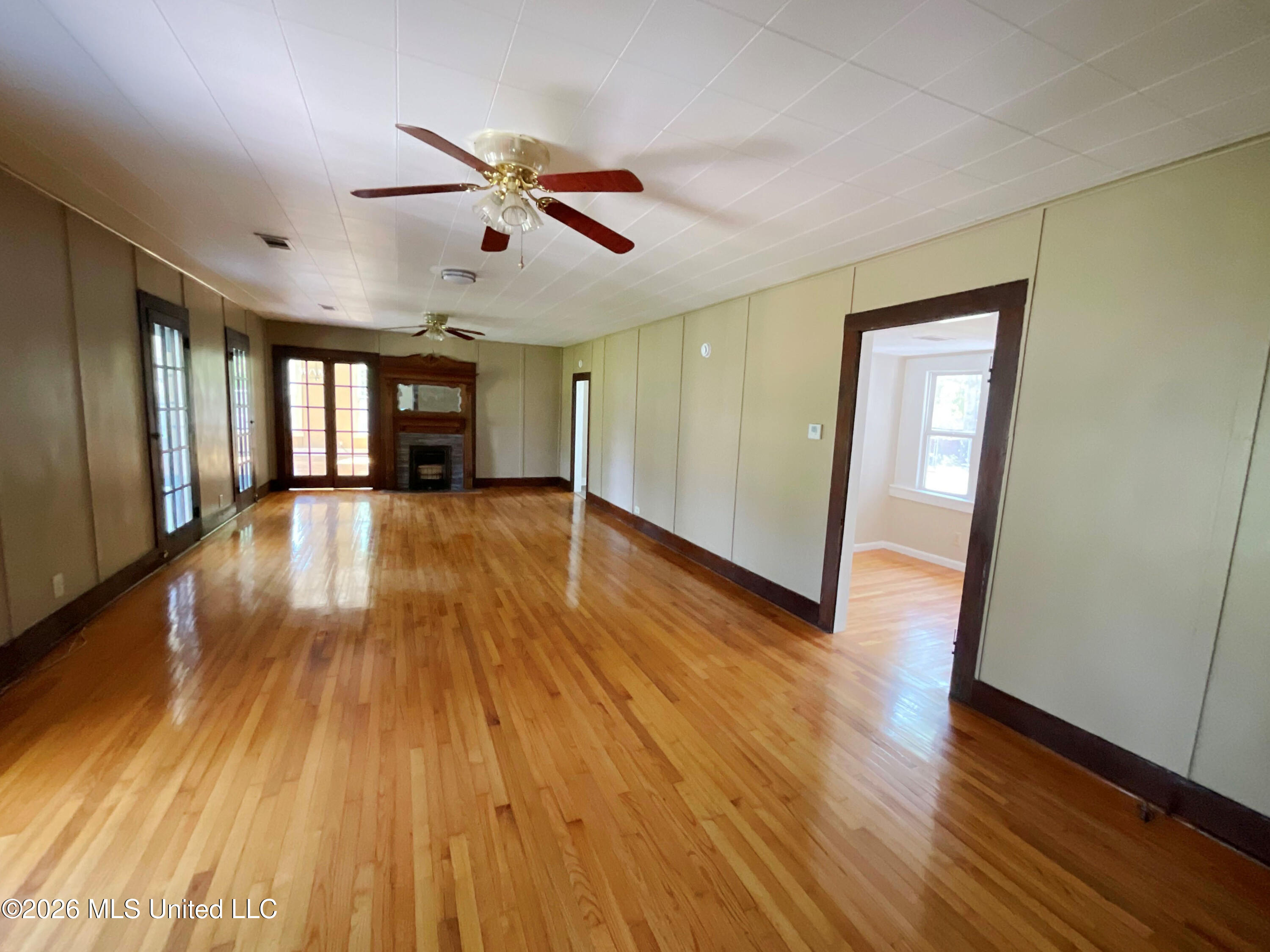 1111 2nd Street Property Photo 6