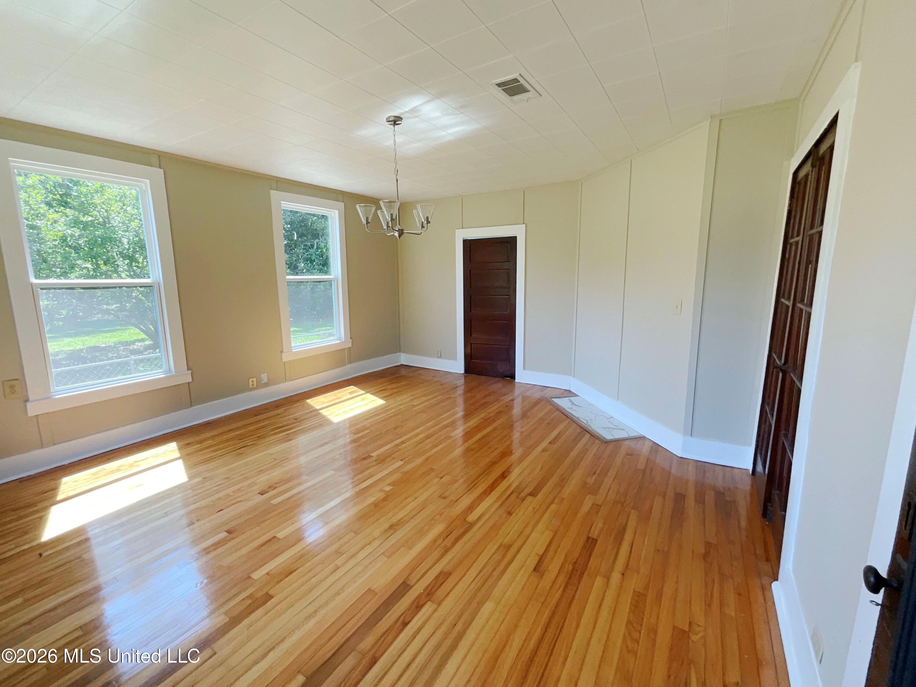 1111 2nd Street Property Photo 9