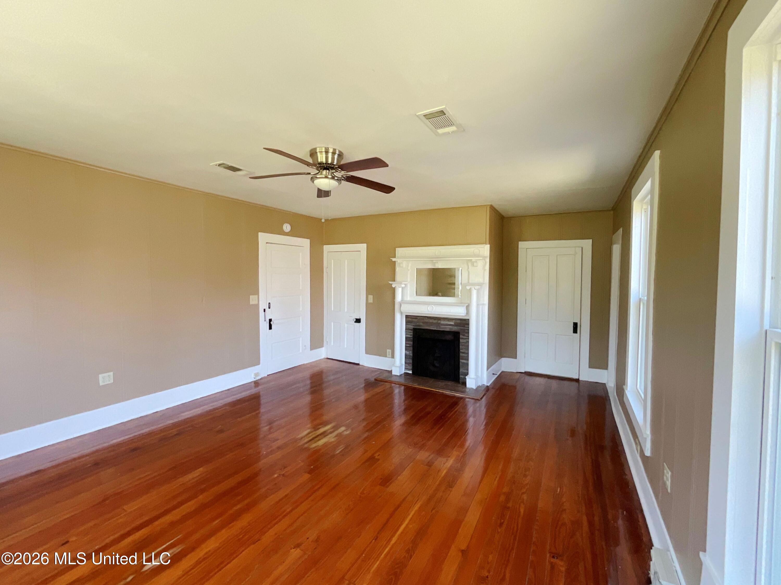 1111 2nd Street Property Photo 11