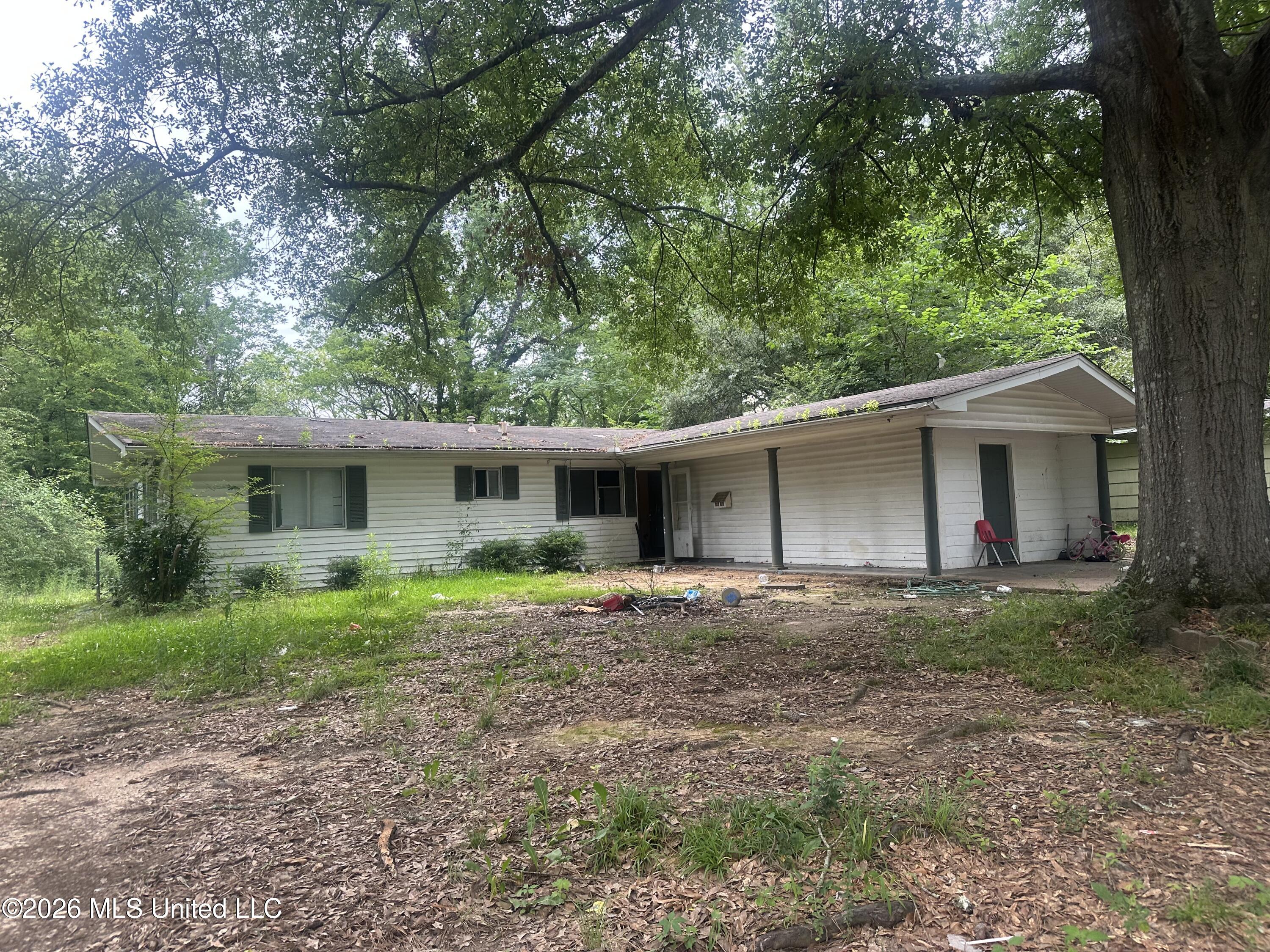 3025 Meadow Forest Drive Property Photo 1