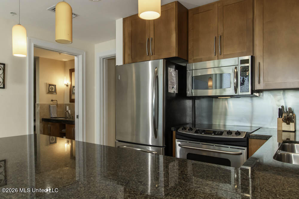 2060 Beach Boulevard Property Photo 9