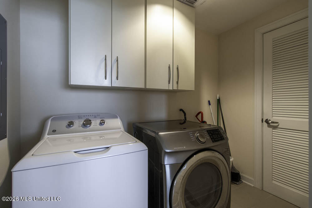 2060 Beach Boulevard Property Photo 15