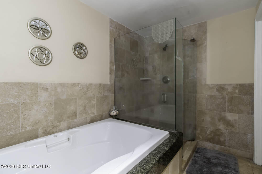 2060 Beach Boulevard Property Photo 16