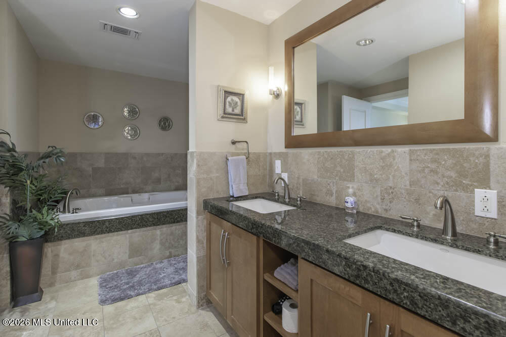2060 Beach Boulevard Property Photo 18