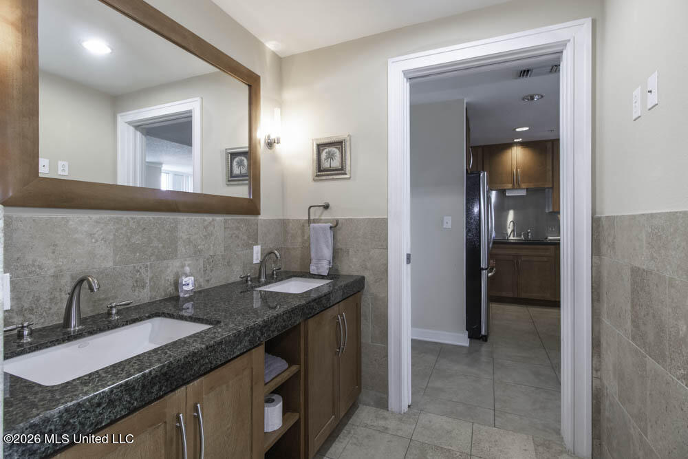2060 Beach Boulevard Property Photo 19