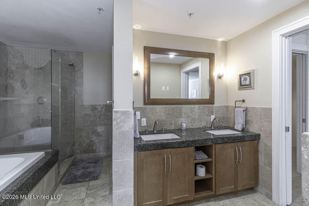 2060 Beach Boulevard Property Photo 20