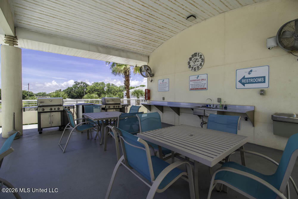 2060 Beach Boulevard Property Photo 23