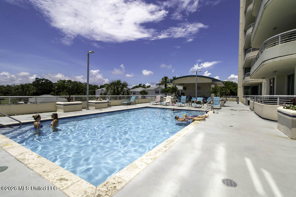 2060 Beach Boulevard Property Photo 26