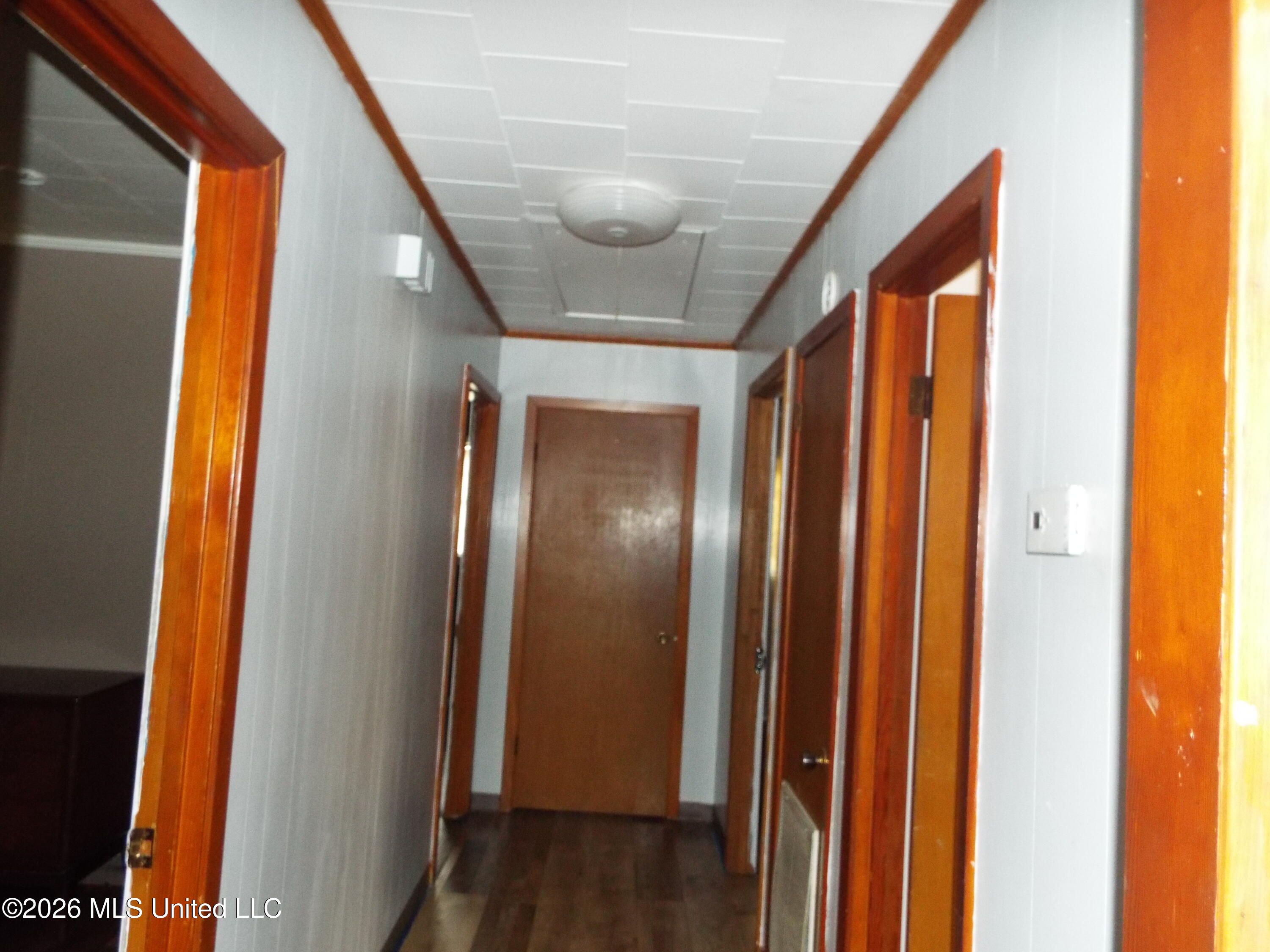 502 Lakeview Avenue Property Photo 5