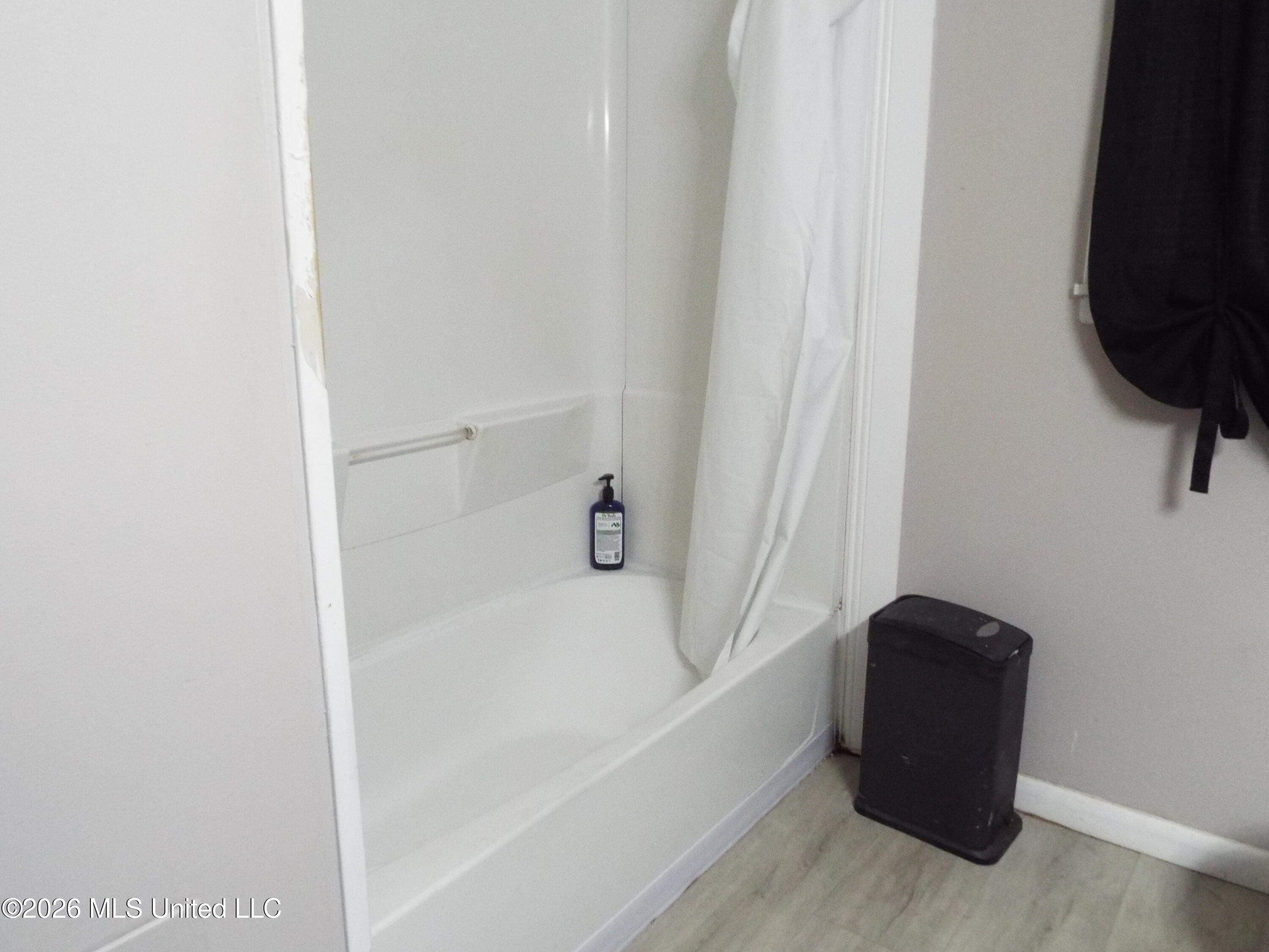 502 Lakeview Avenue Property Photo 7