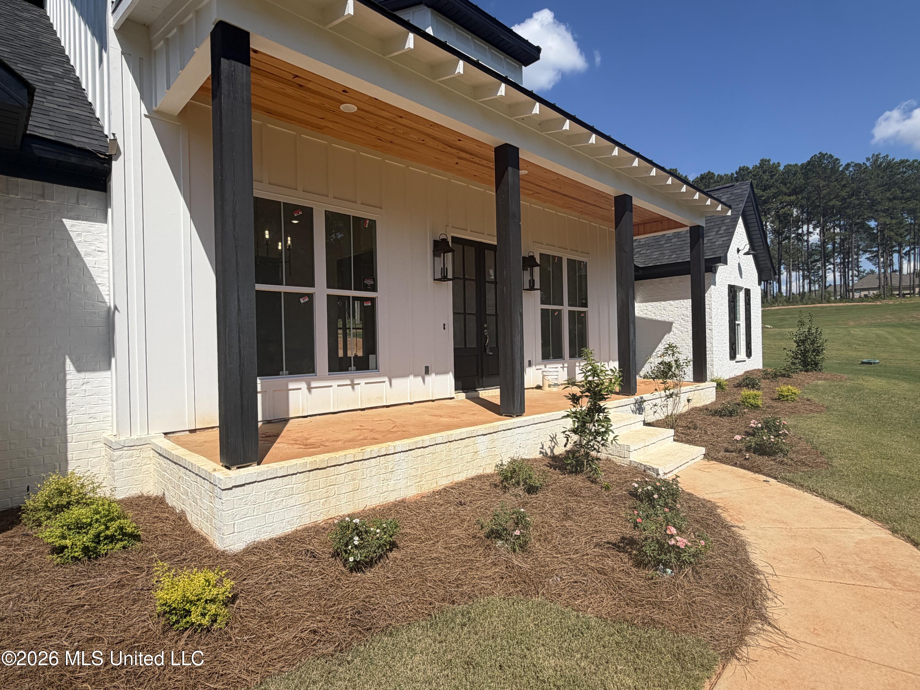 110 Cypress Lane Property Photo 4