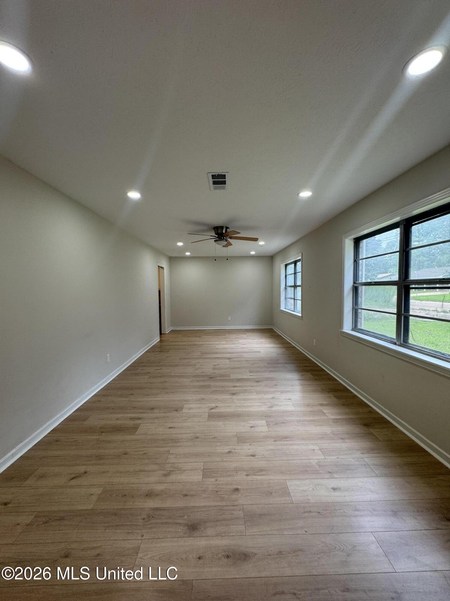 1523 Dorgan Street Property Photo 4