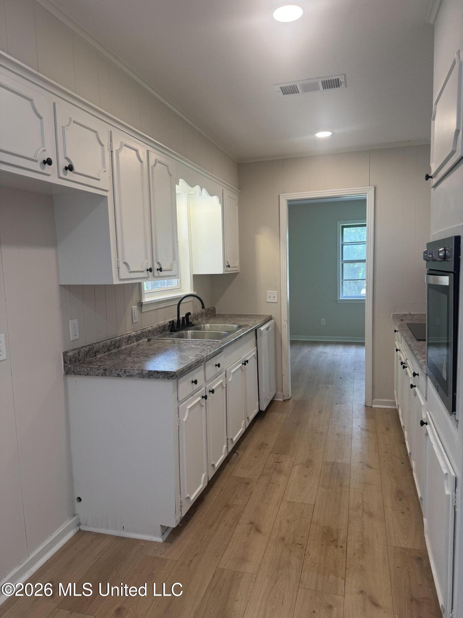 1523 Dorgan Street Property Photo 6