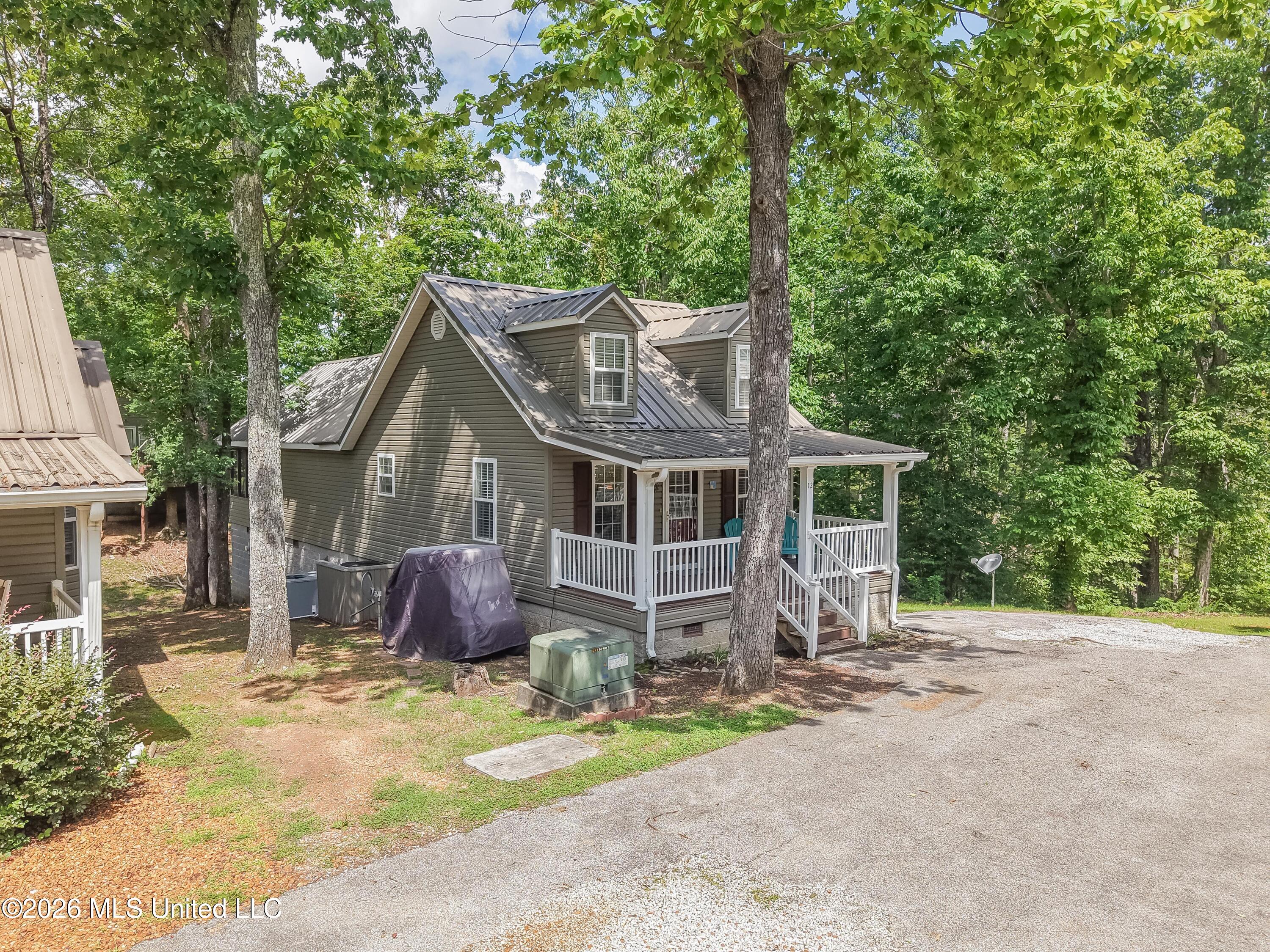 12 Tyson Trail Property Photo 2