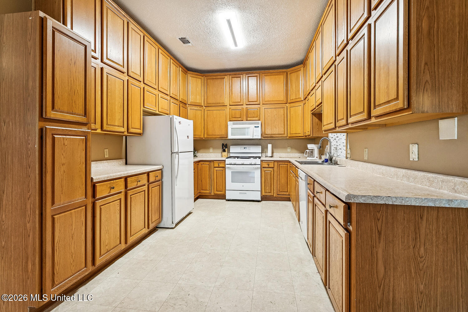 6096 Bayouwood Drive Property Photo 6
