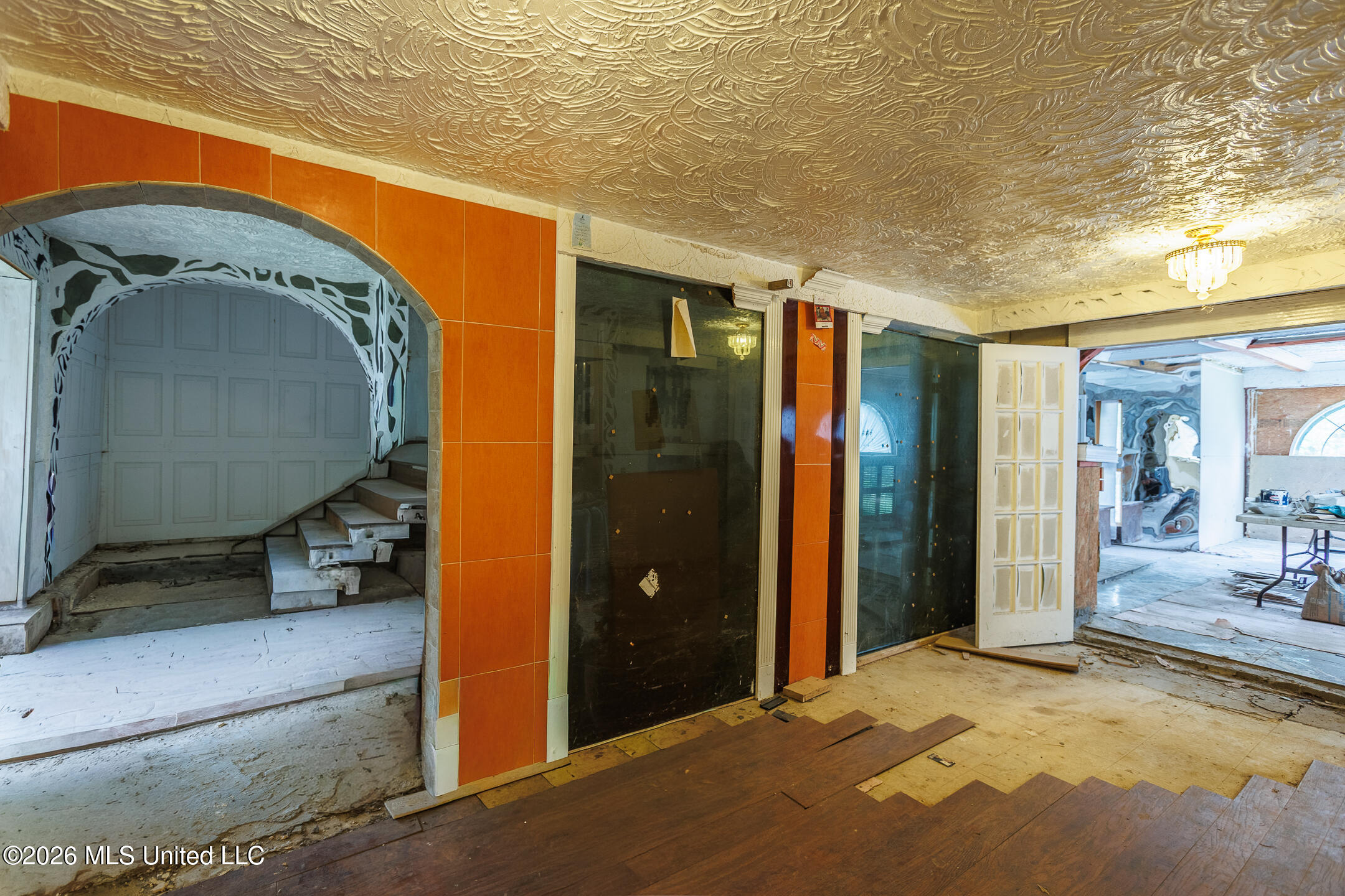 4582 Hanging Moss Road Property Photo 4