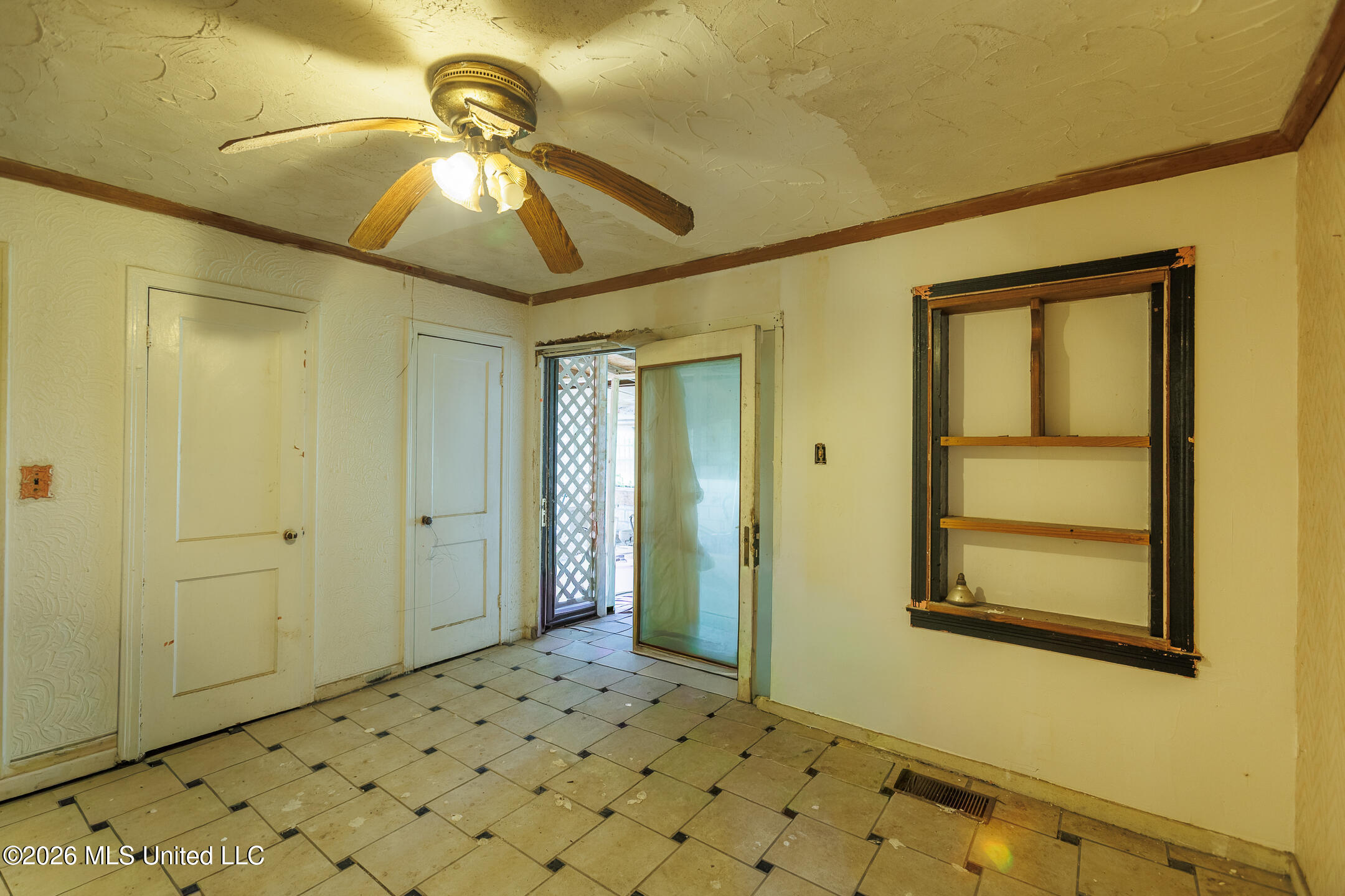 4582 Hanging Moss Road Property Photo 13