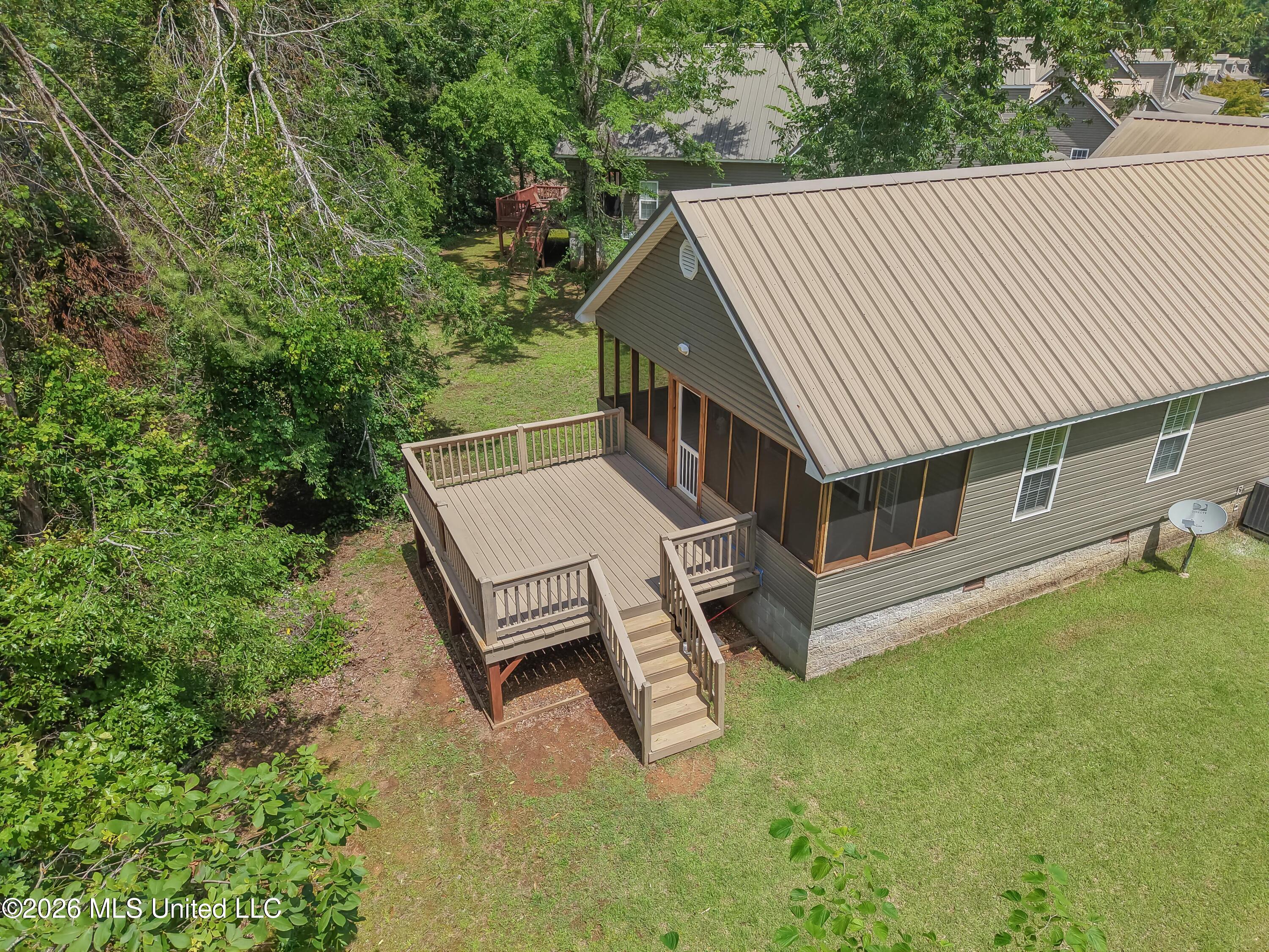 19 Frank Property Photo 3