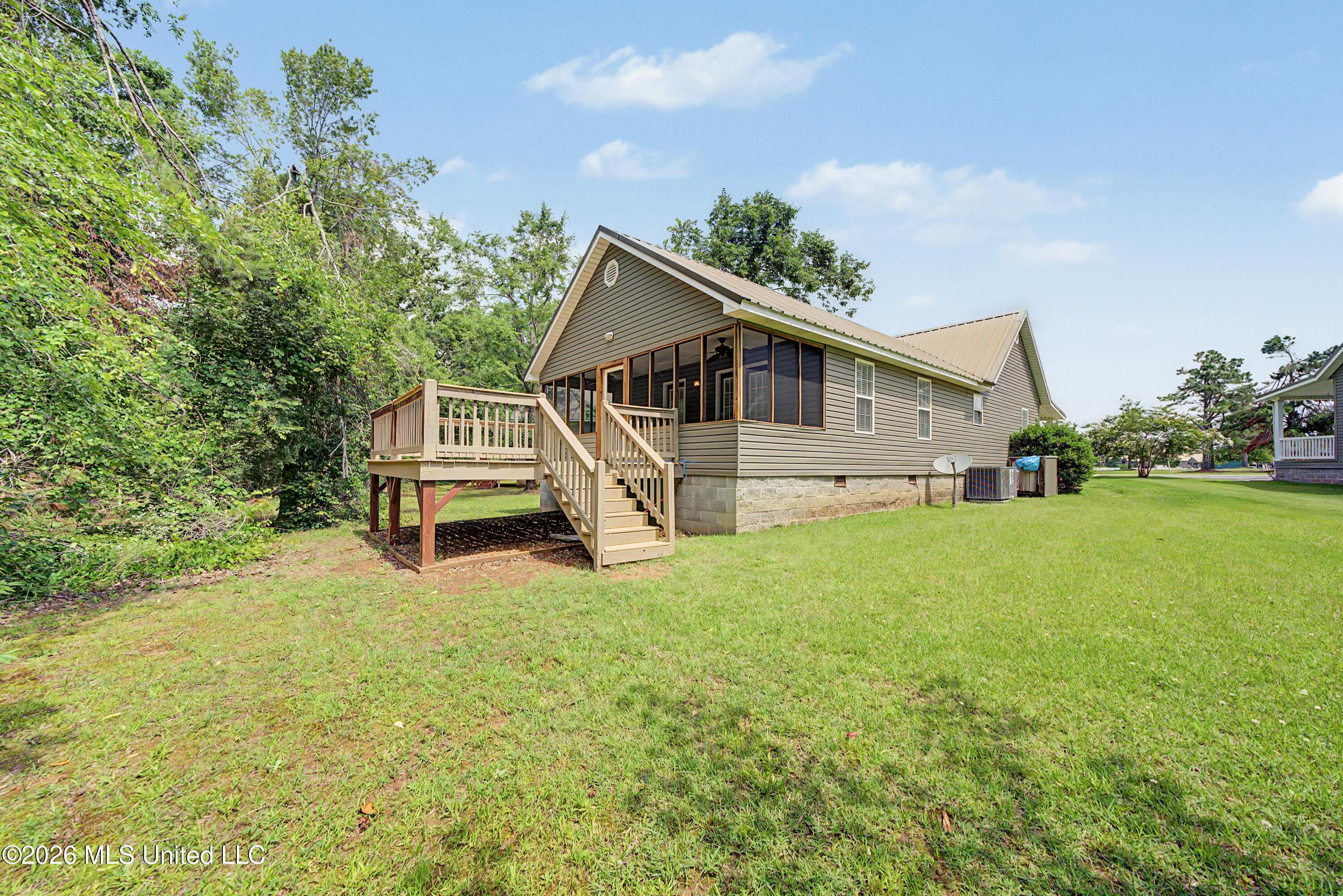 19 Frank Property Photo 15