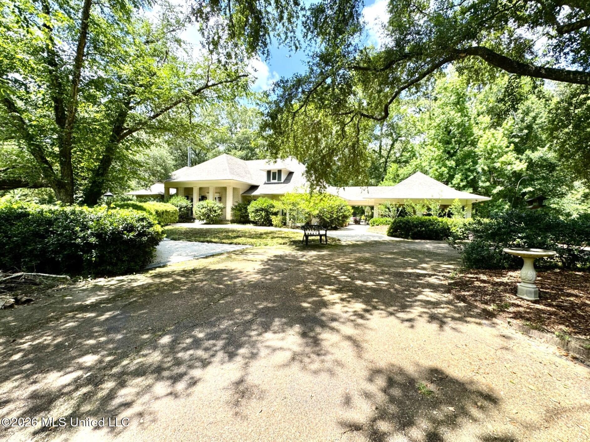 35 Scotland Drive Property Photo 1