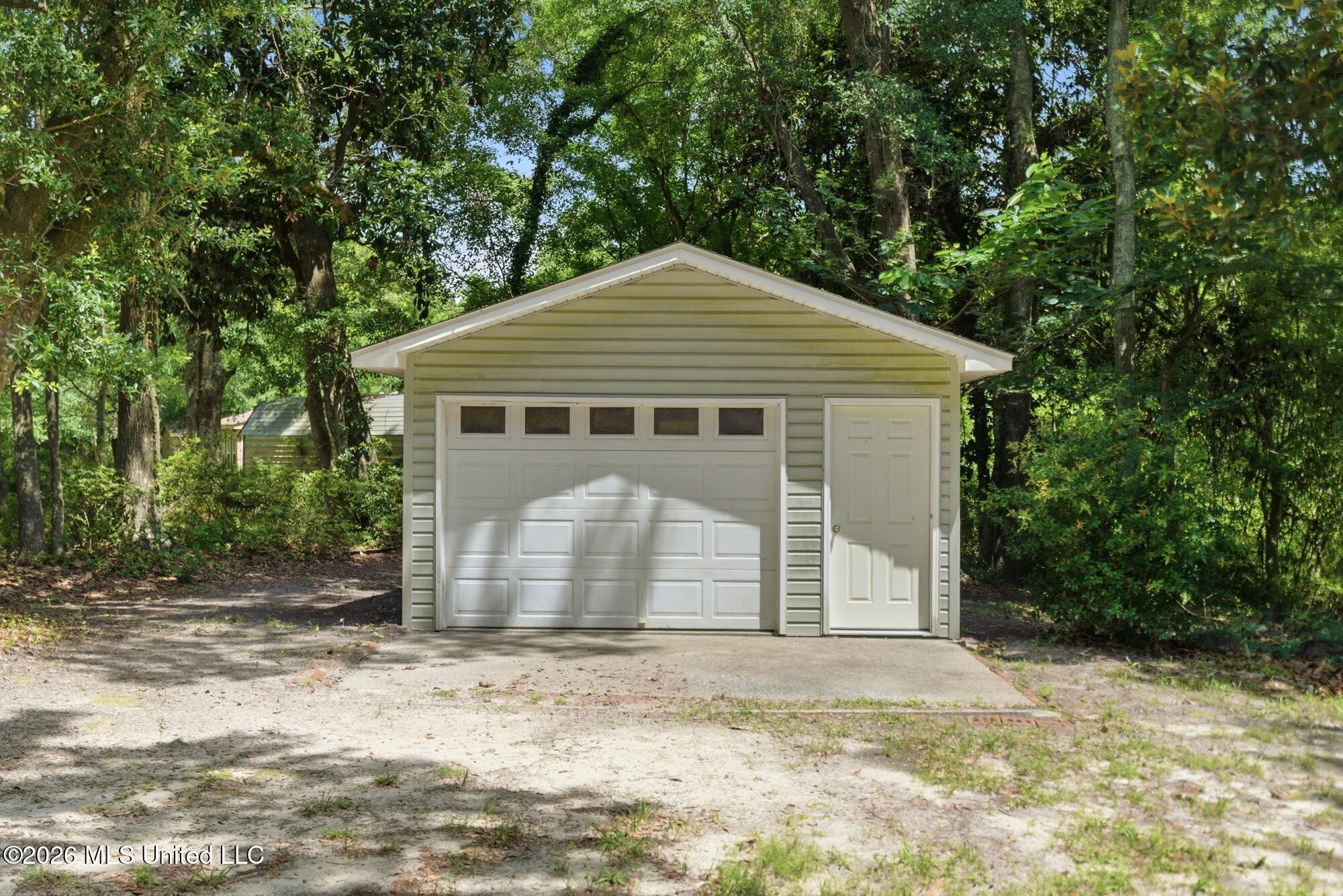 1605 Fairhaven Drive Property Photo 32
