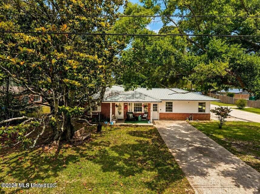 1919 Stuart Avenue Property Photo 1