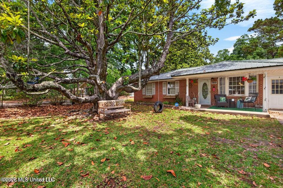 1919 Stuart Avenue Property Photo 2