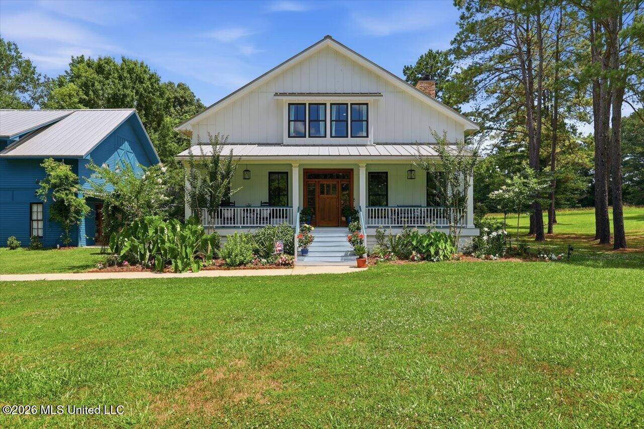 249 Normandy Circle Property Photo 4