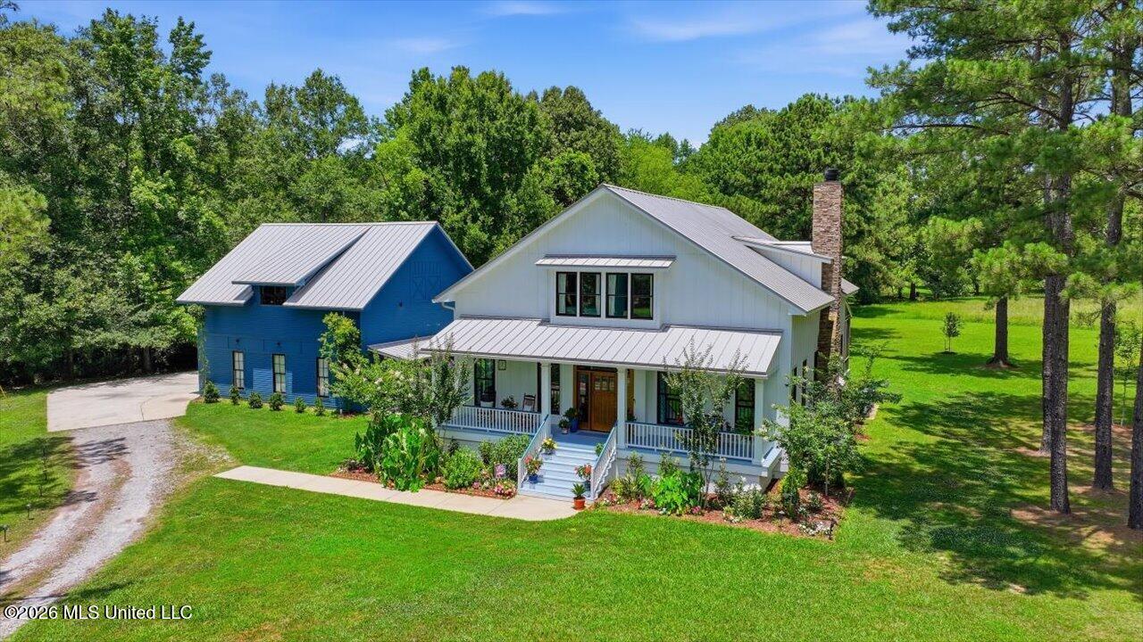 249 Normandy Circle Property Photo 5
