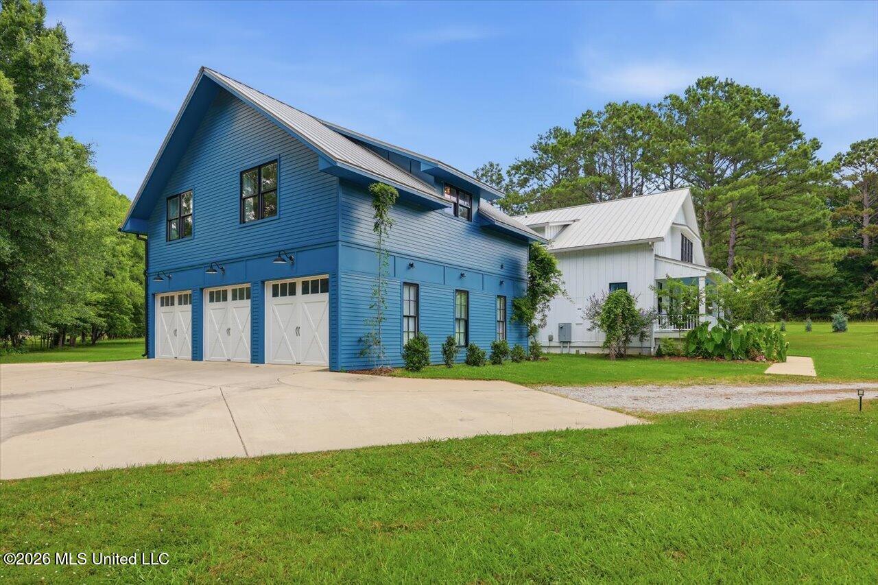 249 Normandy Circle Property Photo 7