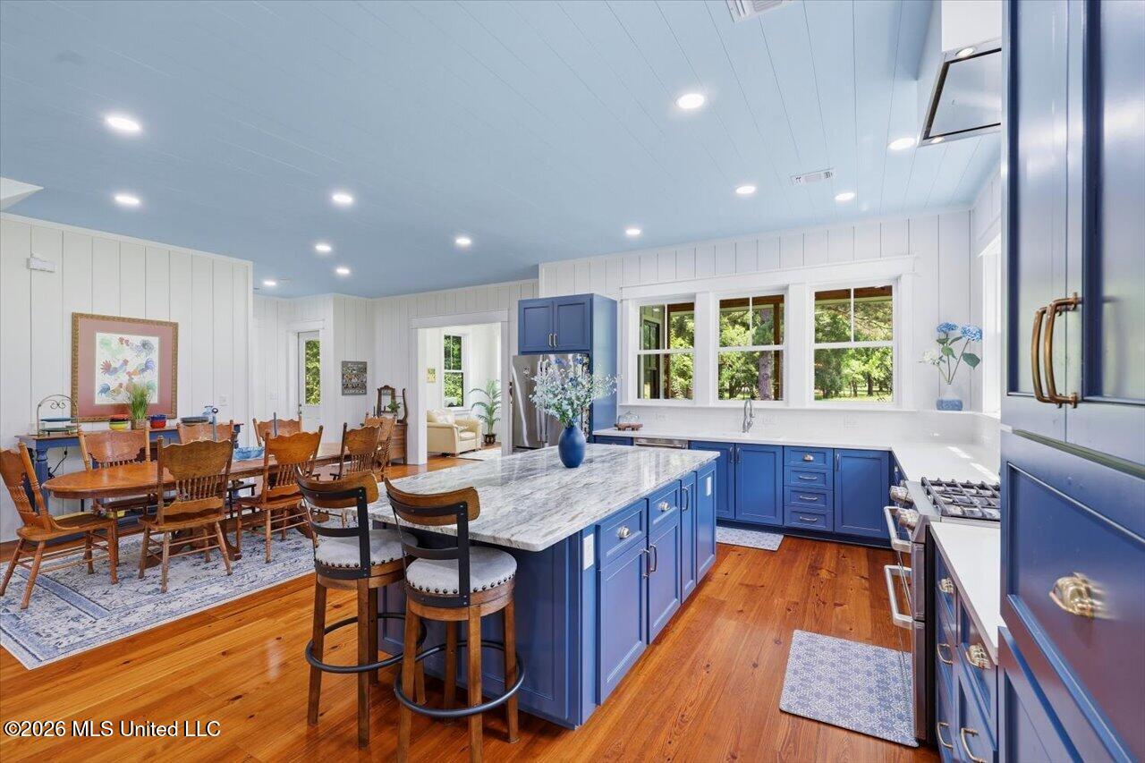 249 Normandy Circle Property Photo 17
