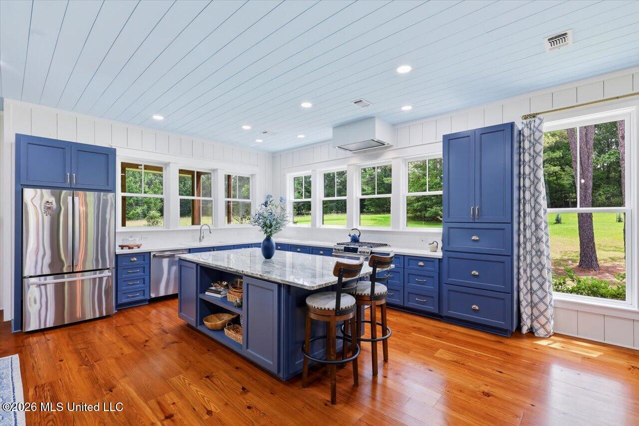 249 Normandy Circle Property Photo 18