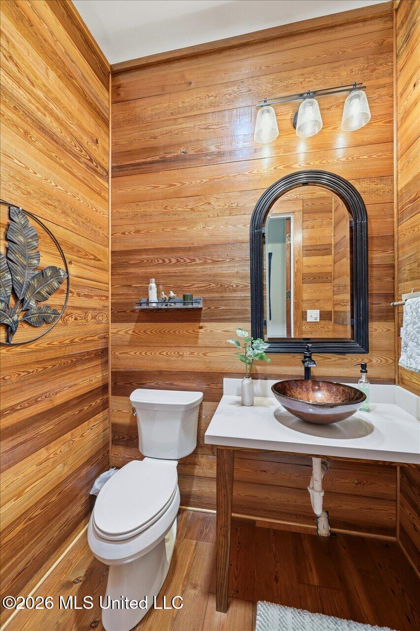 249 Normandy Circle Property Photo 22