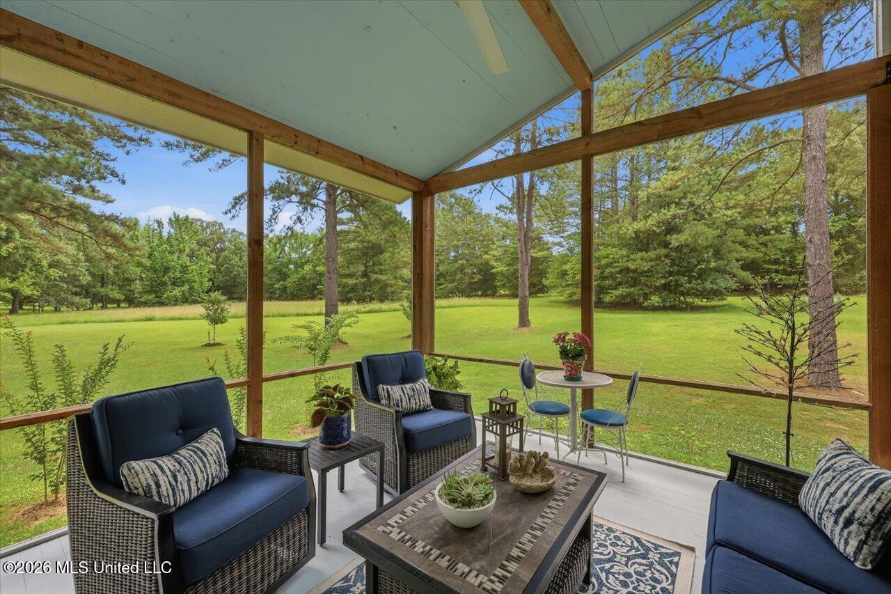 249 Normandy Circle Property Photo 24