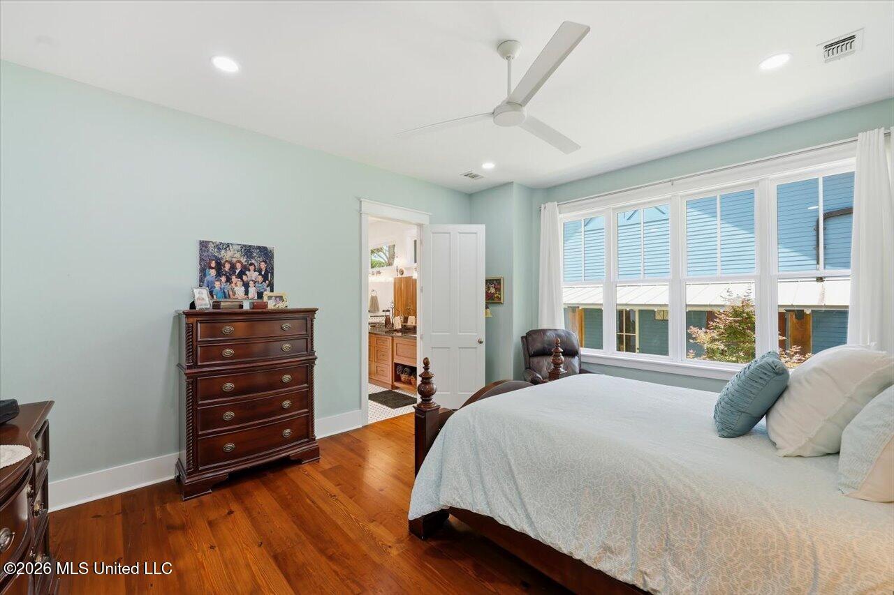 249 Normandy Circle Property Photo 25