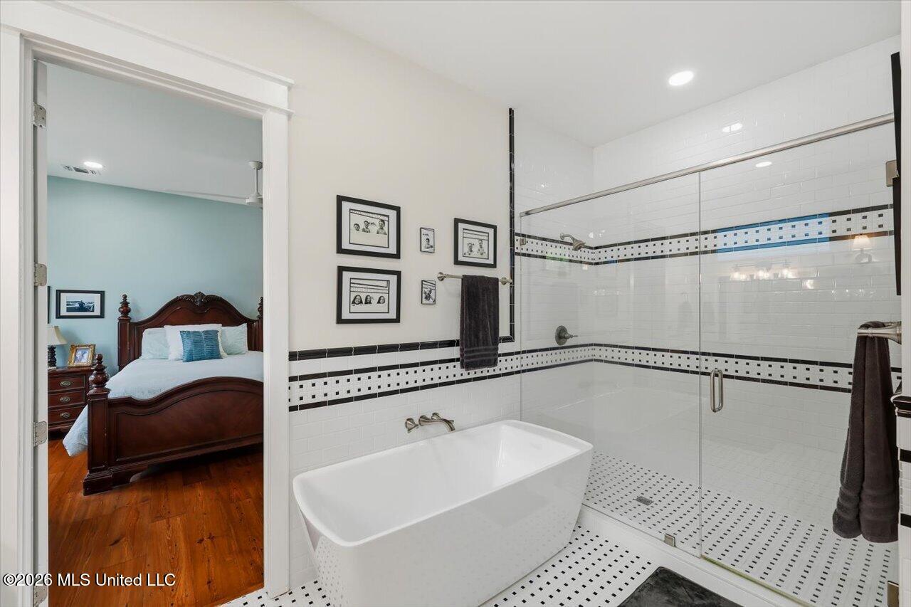 249 Normandy Circle Property Photo 27